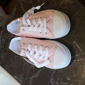 Women’s Shoe Josiny Size 7‎ -NEW